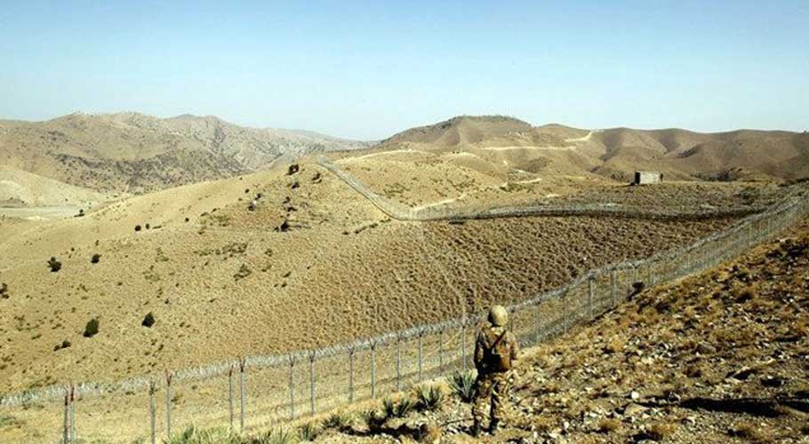 Taliban stop Pakistani troops from fencing border