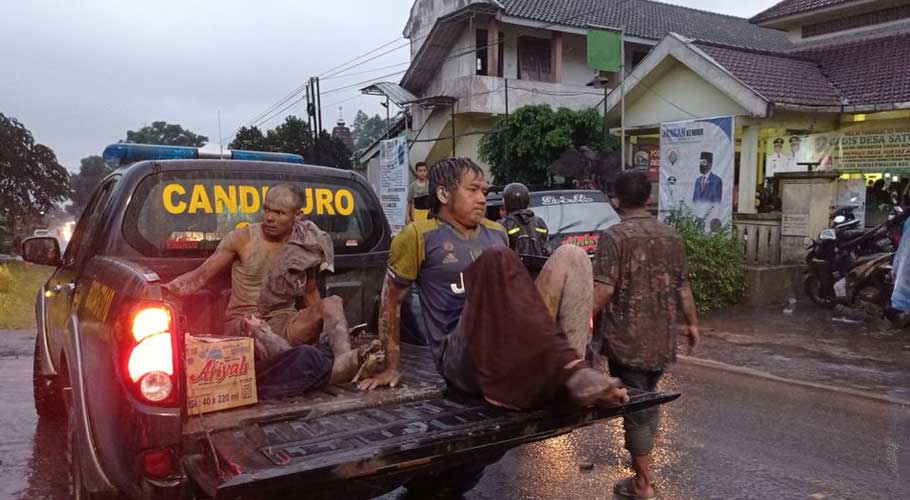 Local people affected by the eruption are being evacuated. (Source: Reuters)
