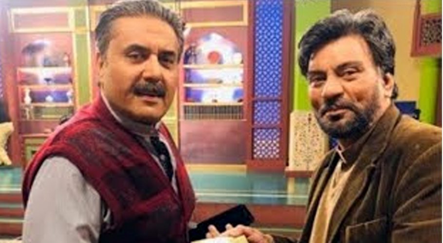 Professor Abid Farooq was also given the title of Professor Baghi by renowned journalist Aftab Iqbal (Photo Online)