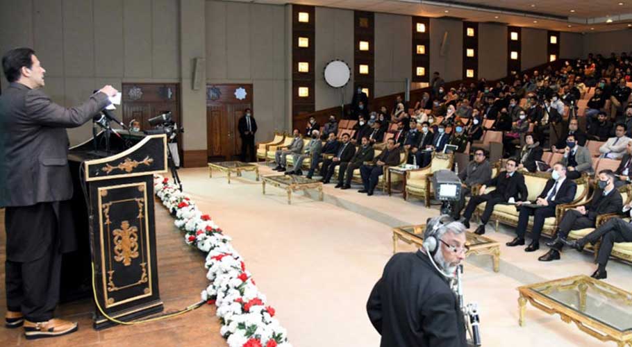 Pakistan, World Bank sign MoU to combat climate change. (Source: Radio Pak)