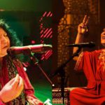 Abida Parveen & Naseebo Lal’s warm interaction wins hearts on Internet (Tribune Express and Dunya News)