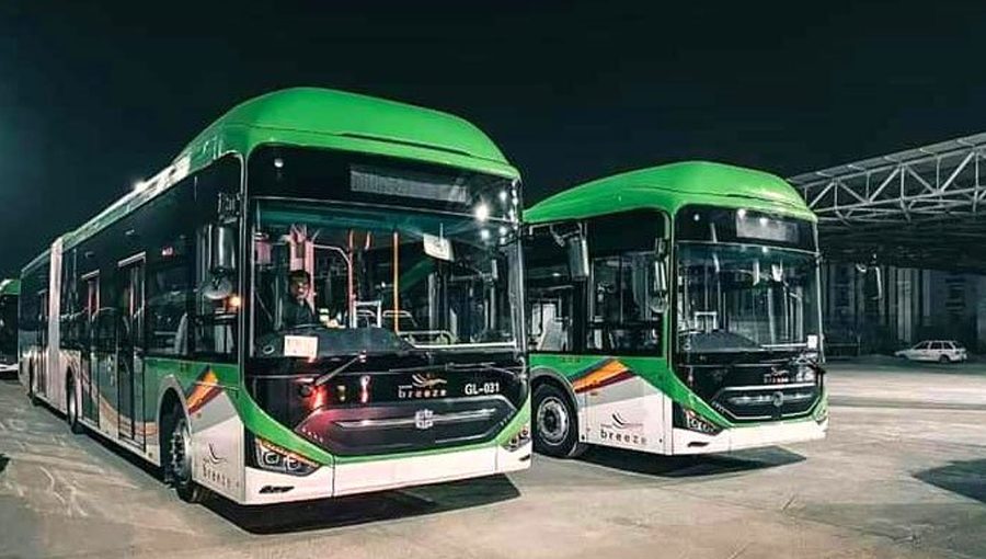 Eighty buses will cover a track of 21 kilometers. Source: The Correspondent.