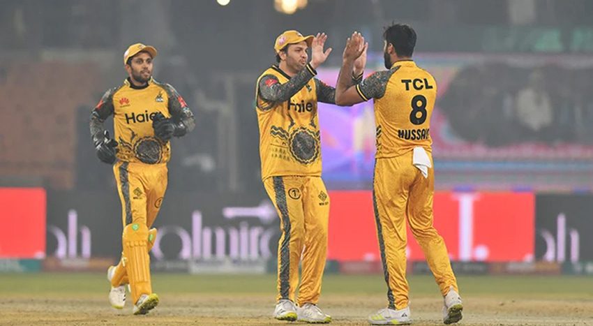 Peshawar Zalmi's captain won the toss and elected to bat first. (Photo: Geo TV)