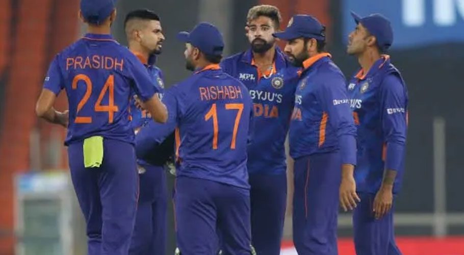 India climbs to top of T20I rankings