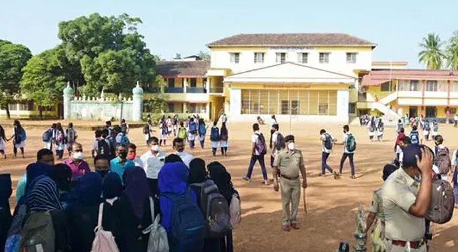 College politely asks Muslim as well as Sikh students to abide by rules