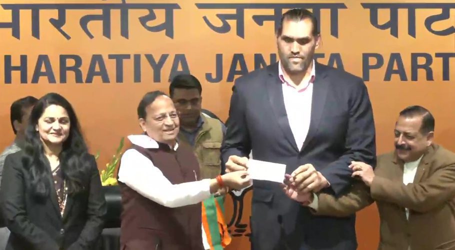 The Great Khali visited the BJP's headquarters in Delhi. Source: Twitter.
