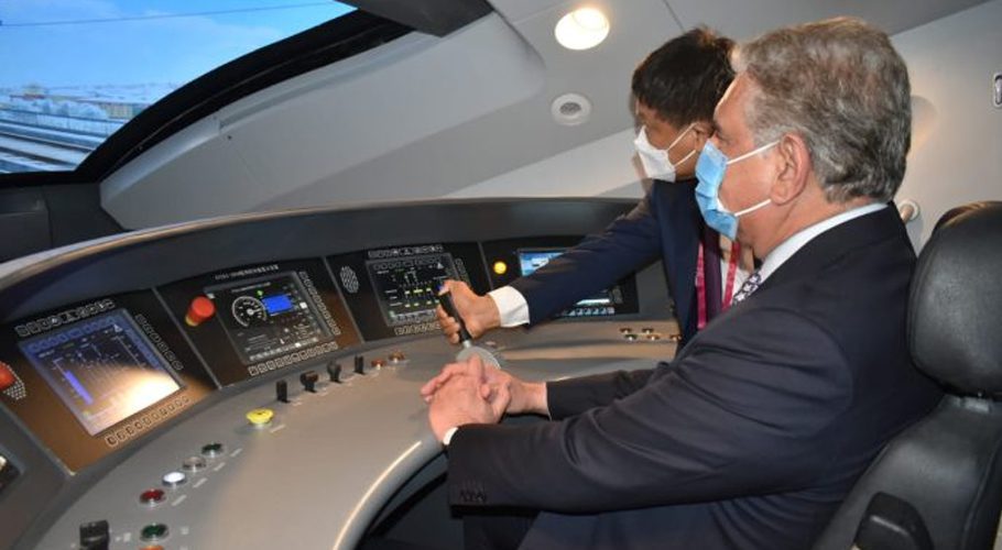 Qureshi also visited the pavilion of Saudi Arabia at Dubai Expo 2020. Source: APP.