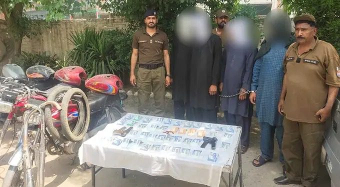 Rawalpindi police say the accused commit crimes like theft and robbery and are habitual offenders. (Photo: Twitter)