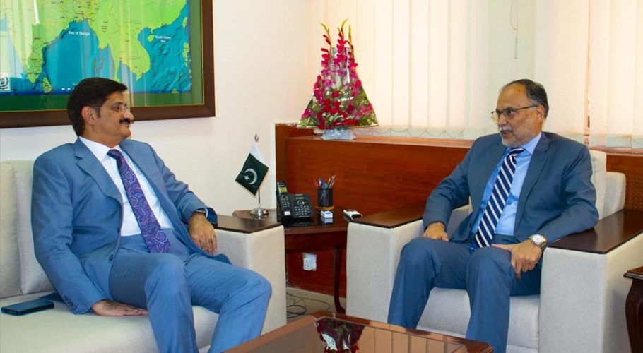 Ahsan Iqbal met Sindh Chief Minister Murad Ali Shah. Source: CM Sindh House. Source: PID.