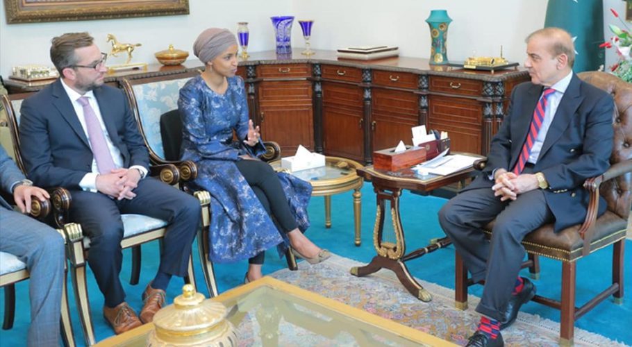 Congresswoman Ilhan Omar called on Prime Minister Shehbaz Sharif. Source: PID.