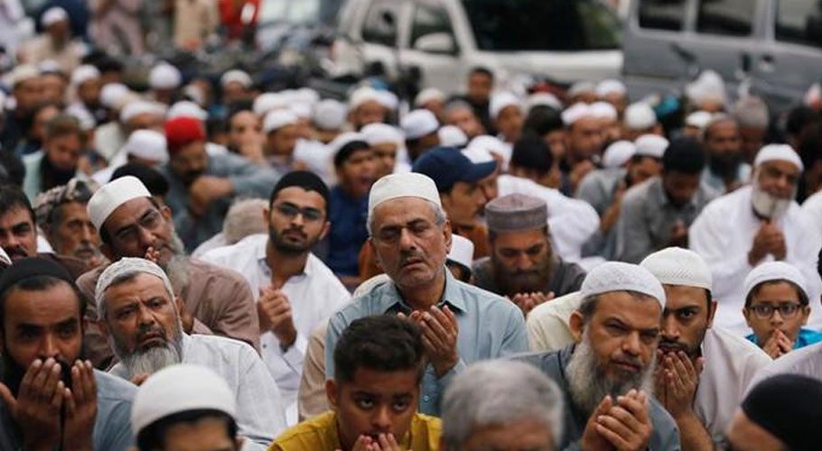 In pictures: In Arab countries and some other parts of the world Muslims celebrating Eid today