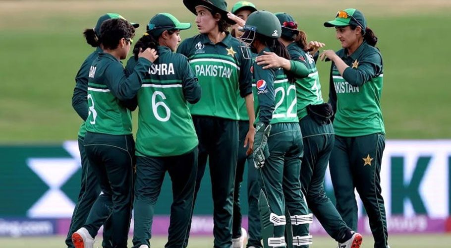 The Sri Lankan team arrives in Karachi on 19th May