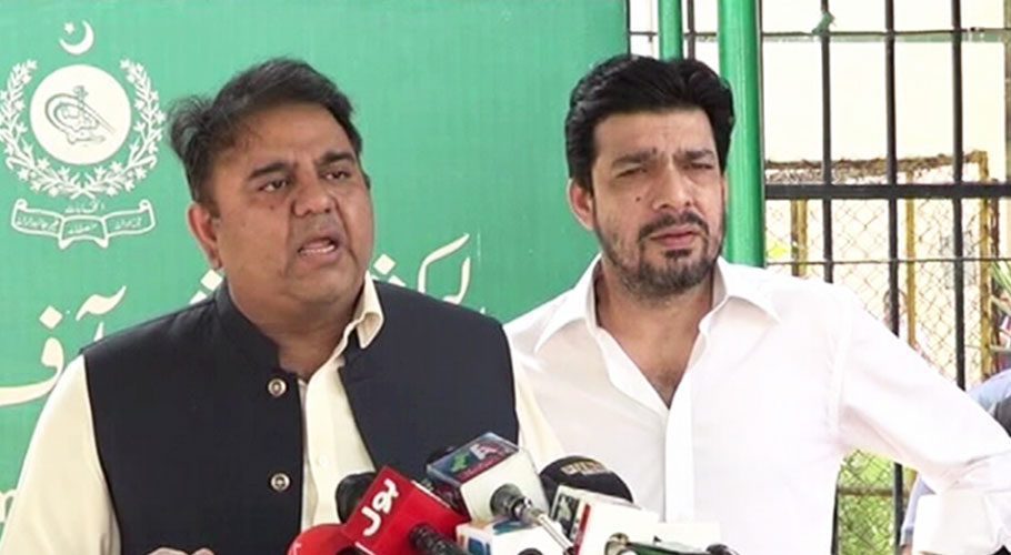 PTI announces ‘legal battle’ against the election commission