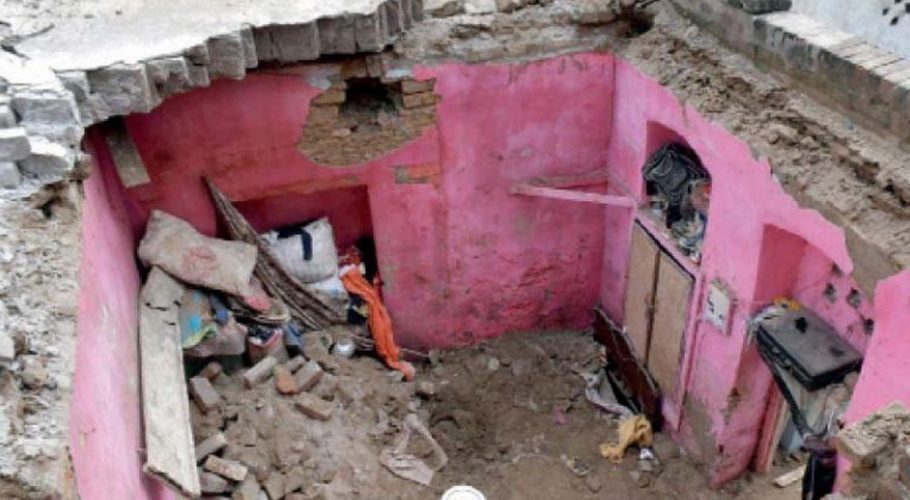 Two women injured in roof collapse have been shifted to hospital. (Photo: Daily Times)