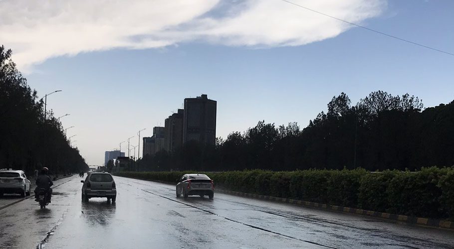 Rain-wind thundershower lashed Islamabad. Source; Twitter.