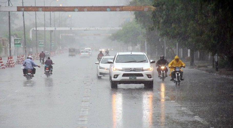 Parts of Karachi receive rain