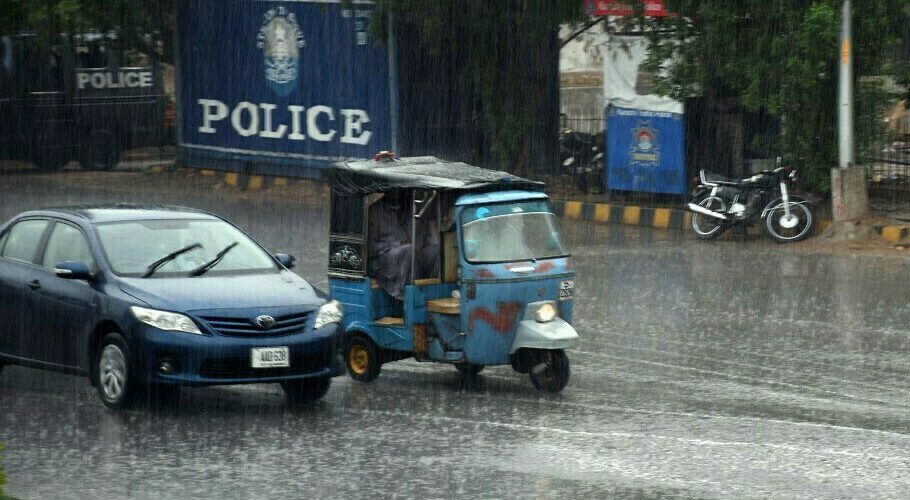 Parts of Karachi receive first winter rain