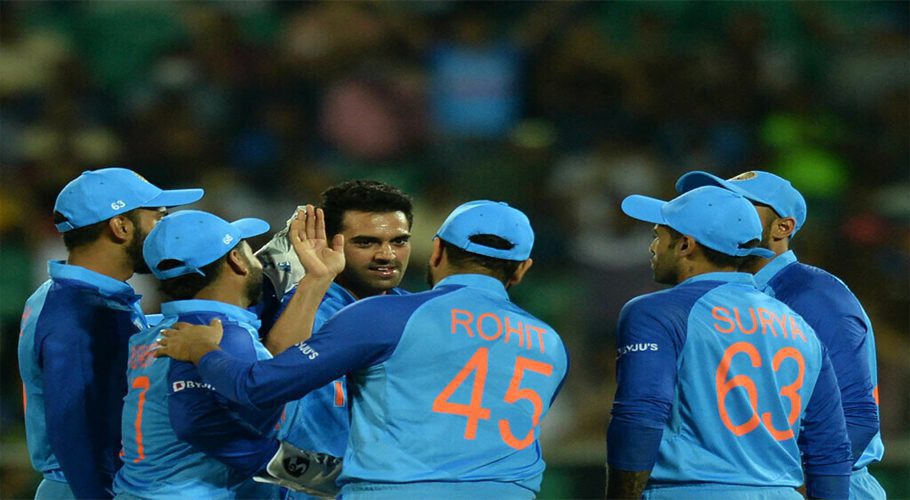 Asia Cup: India beat Sri Lanka to qualify for final