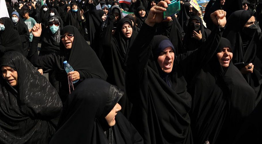 Pro-government peoples rally against the recent protest gatherings in Iran, after the Friday prayer ceremony in Tehran, Iran September 23, 2022. WANA (West Asia News Agency) via REUTERS