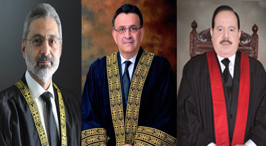 Justice Qazi Faez Isa (left), CJP Umar Ata Bandial (center), and Justice Sardar Tariq Masood (left). (image: SC Website)