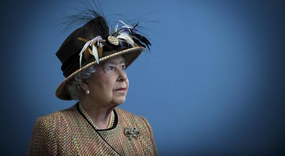 Britain's Queen Elizabeth views the interior of the refurbished East Wing of Somerset House at King's College in London February 29, 2012. The Queen is celebrating her sixtieth anniversary as Regent in 2012. REUTERS/Eddie Mulholland/POOL (BRITAIN - Tags: ROYALS ENTERTAINMENT EDUCATION TPX IMAGES OF THE DAY)