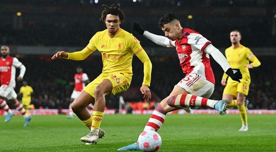 Gabriel Martinelli of Arsenal battles for possession with Trent Alexander-Arnold of Liverpool during the Premier League match between Arsenal and Liverpool at Emirates Stadium on March 16, 2022 in London, England (Image: Shaun Botterill/Getty Images