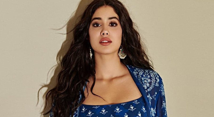 Janhvi Kapoor opts for black, joins Sara Ali Khan,Giorgia Andriani at Halloween bash