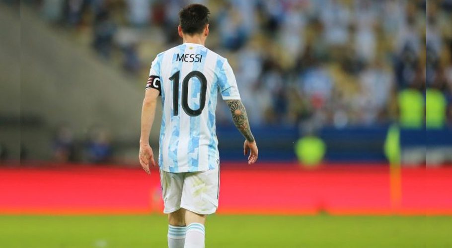 The 7th time Ballon d’Or winner has played a total of 990 matches, including 826 with Barcelona and 48 with Paris Saint-Germain, while he also has 164 caps for the Albiceleste. (Image: planetfootball.com)