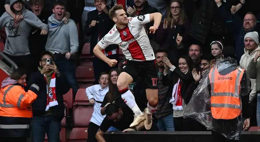 Southampton's Scottish midfielder Stuart Armstrong celebrates after scoring the equalising goal Photograph: Ben Stansall/AFP/Getty Images