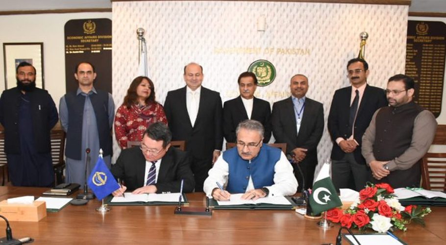 The financing agreement was signed by Secretary, Ministry of Economic Affairs, Dr. Kazim Niaz and Country Director, Pakistan Resident Mission, Yong Ye A. (APP)