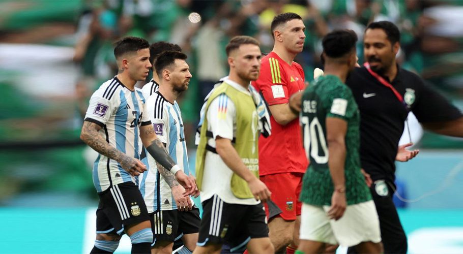 FIFA World Cup Qatar 2022 - Group C - Argentina v Saudi Arabia - Lusail Stadium, Lusail, Qatar - November 22, 2022 Argentina's Lionel Messi and teammates look dejected after the match REUTERS/Carl Recine