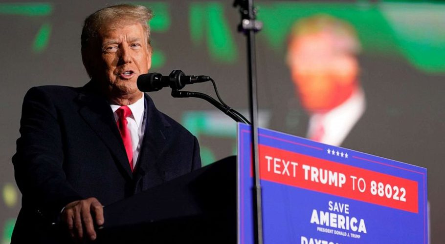 The 76-year-old billionaire, whose 2016 win shocked America and the world, has summoned the press to his Florida mansion for a “very big announcement” at 9 p.m. Tuesday. (ABC News)
