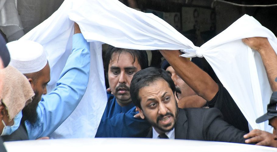 Gill and others were booked in the FIR over former’s controversial remarks in a television program. (Image Online)