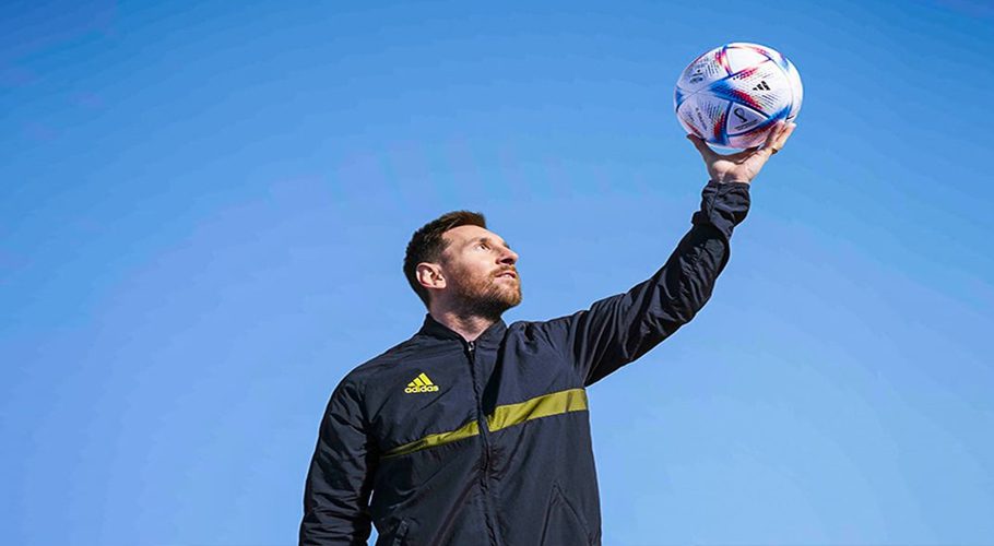 Leo Messi with Qatar World Cup’s official match ball “Al Rihla”
Photo: Reuters