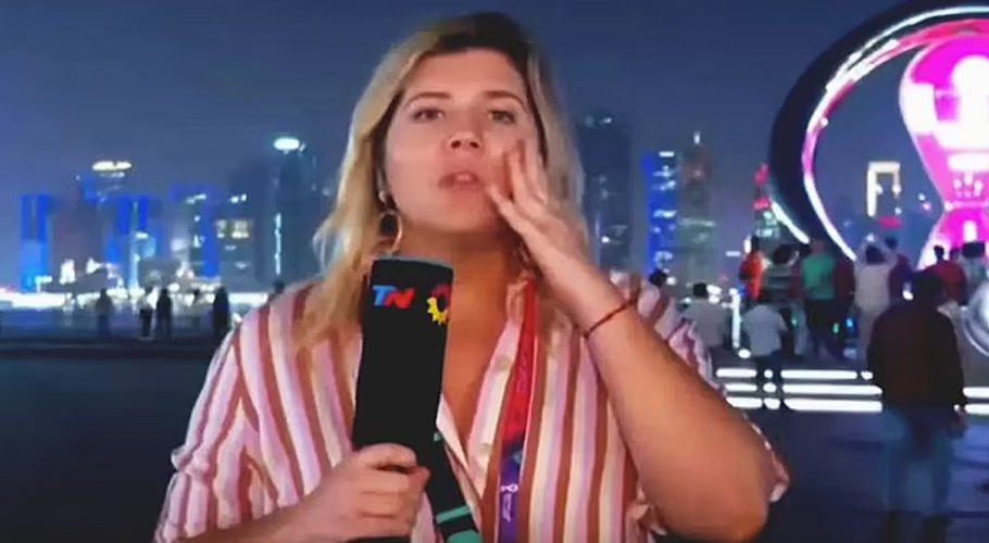 Pictured: Metzger tells her network in Argentina about the incident which saw items from her handbag stolen. She was broadcasting from the Corniche area of Doha in the build up to the first match of the tournament when she says the items were stolen. (Daily Mail)