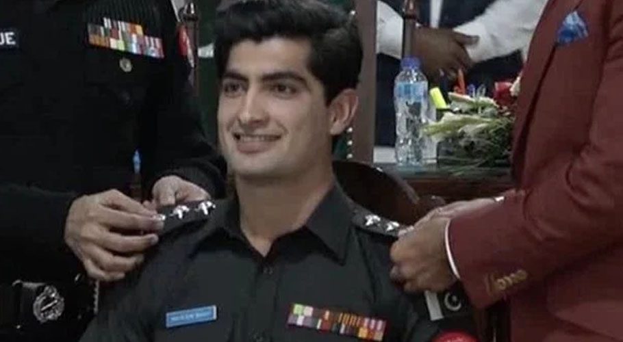 Naseem Shah photographed during the ceremony where he was appointed Goodwill Ambassador of Balochistan Police. — Twitter/@imransiddique89