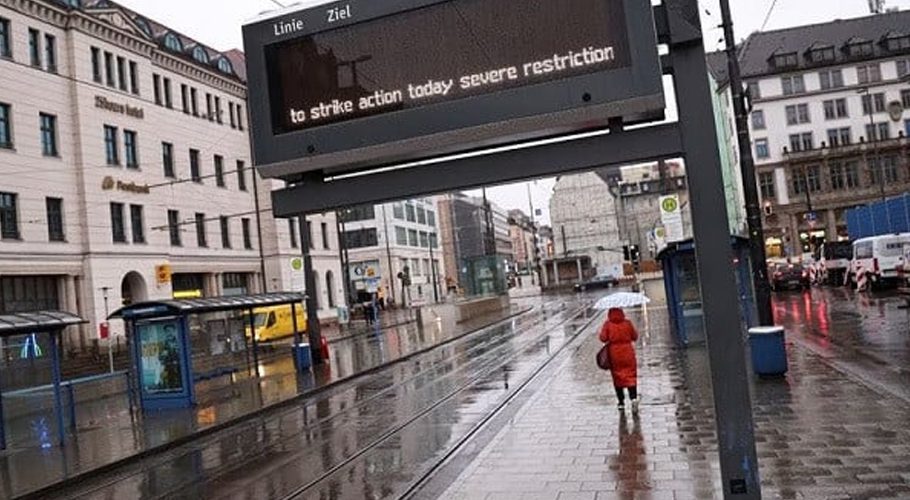 A view shows an empty tram station during a nationwide strike called by the German trade union Verdi over a wage dispute in Munich, Germany, March 27, 2023. PHOTO: REUTERS