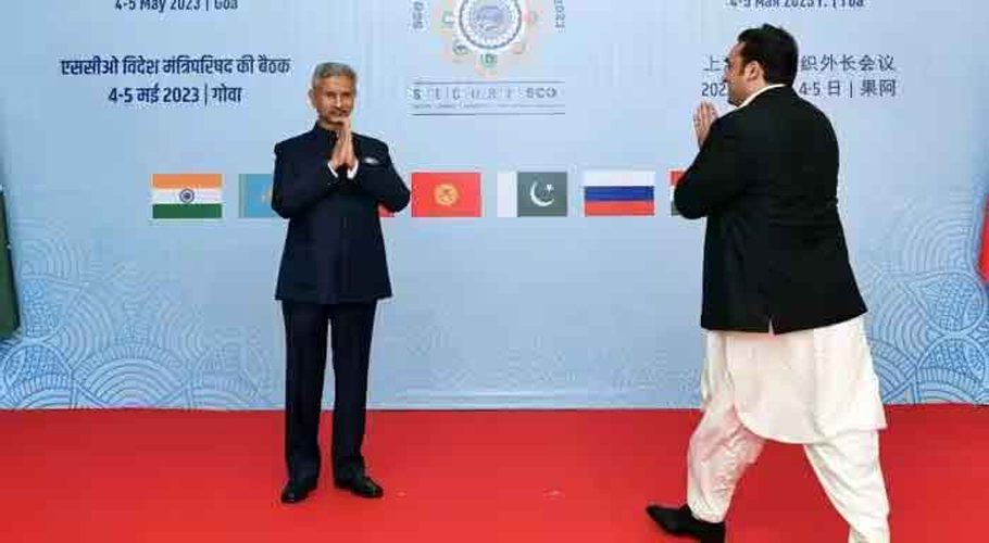 Foreign Minister Bilawal Bhutto-Zardari greeting  Indian External Affairs Minister Subrahmanyam Jaishankar. — Twitter/@BBhuttoZardari