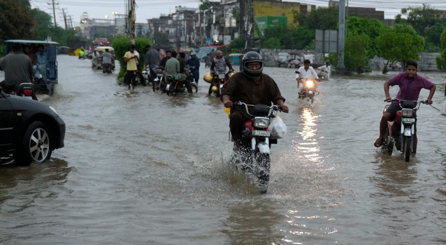 Karachi to receive rain today and tomorrow with thunderstorms