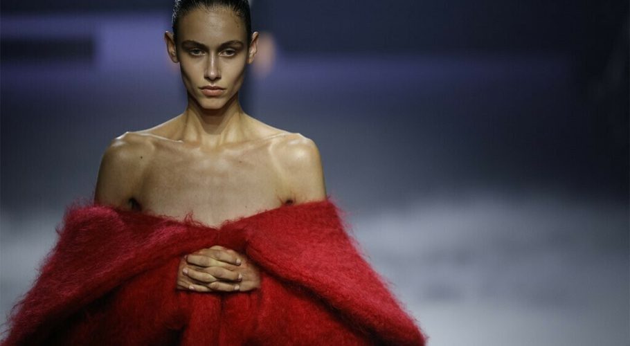 A model presents a creation by Ashi Studio during the Women’s Haute-Couture Fall/Winter 2023/2024 Fashion Week in Paris. Photo: AFP