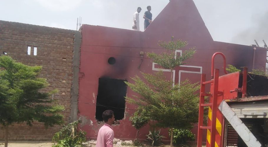 Pakistani politicians, civil society strongly condemn attack on churches in Jaranwala