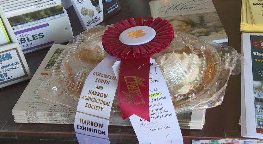 This first-place key lime pie fetched $15,000 at auction at the Harrow Fair. (Jacob Barker/CBC)