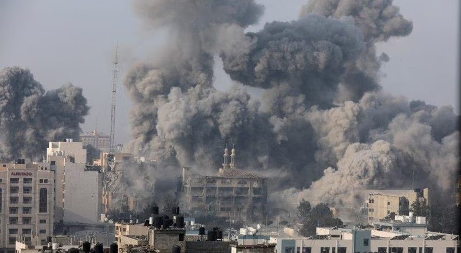 Smoke billows following Israeli strikes in Gaza City, October 11, 2023. REUTERS/Saleh Salem Acquire Licensing Rights