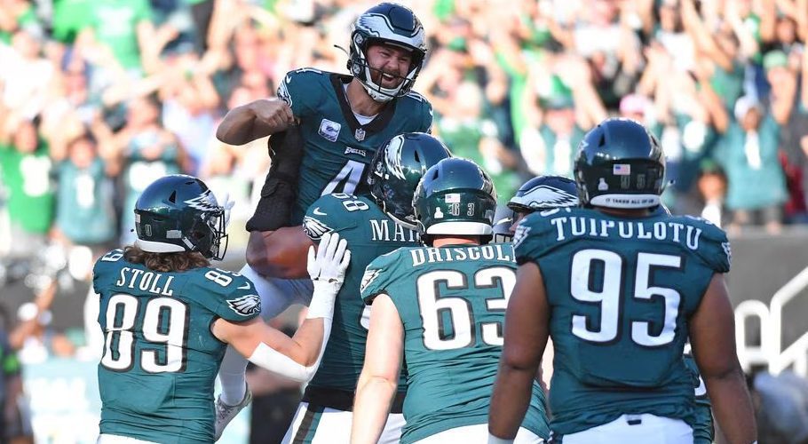 Oct 1, 2023; Philadelphia, Pennsylvania, USA; Philadelphia Eagles place kicker Jake Elliott (4) celebrates after making a 54-yard field goal to defeat the Washington Commanders in overtime at Lincoln Financial Field. Mandatory Credit: Eric Hartline-USA TODAY Sports