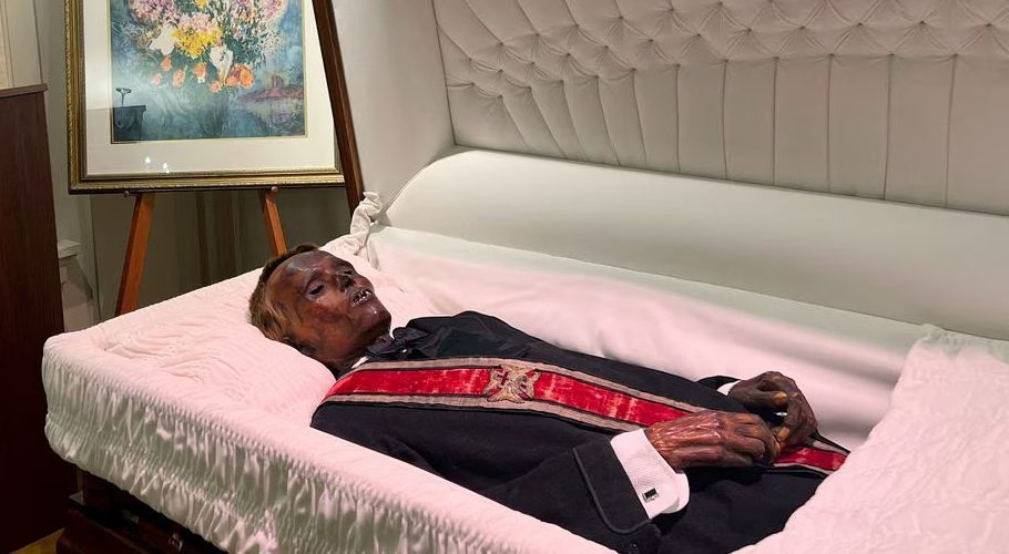 The body of "Stoneman Willie", a jailed thief that died in a Pennsylvania prison in 1895 and was accidentally mummified by undertakers, lies on display at the local funeral home that has been his resting place for 128 years in Reading, Pennsylvania, U.S., October 1, 2023. REUTERS/Kia Johnson Acquire Licensing Rights