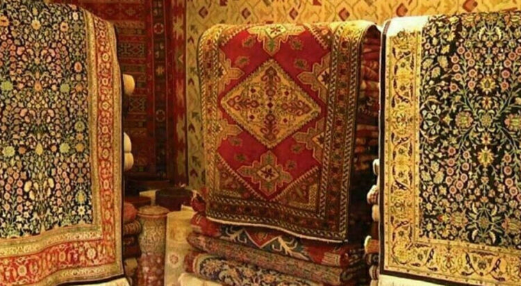 ECO member states displayed their carpet arts during Economic Cooperation Organization (ECO) regional exhibition of carpet arts held in Tehran. (APP)