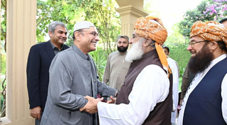 President Asif Ali Zardari meets JUI-F chief Maulana Fazlur Rehman in Islamabad on August 24. (APP)