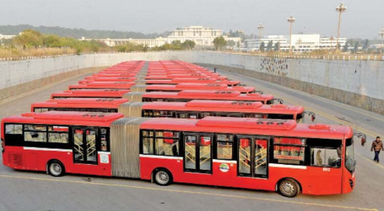 Metro buses parked on a track near Pak Secretariat station . (Photo by Mohammad Asim/Dawn.com)