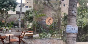 Mazi Café in Karachi encourages face-to-face interaction.
(Images: Instagram/mazicoffeepk)