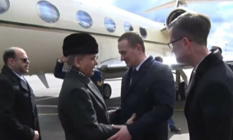 Prime Minister Shehbaz Sharif welcomed by Belarus Prime Minister Alexander Turchin on arrival in Minsk, Belarus — APP